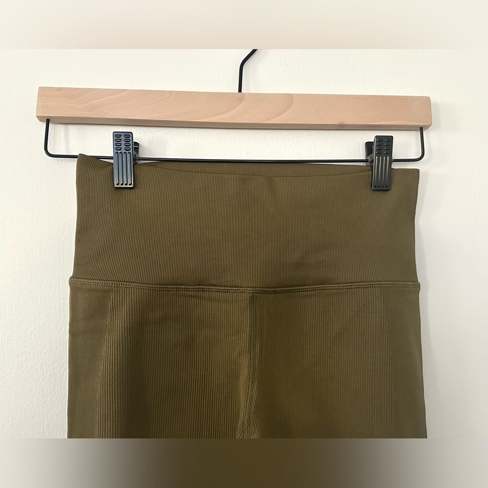 Athleta Aurora Seamless Tight in Acacia Olive Size Small - Picture 9 of 12